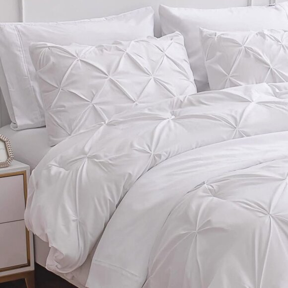 New White 7 Piece Pinch Pleated QUEEN Comforter Bedding Set - Picture 3 of 4